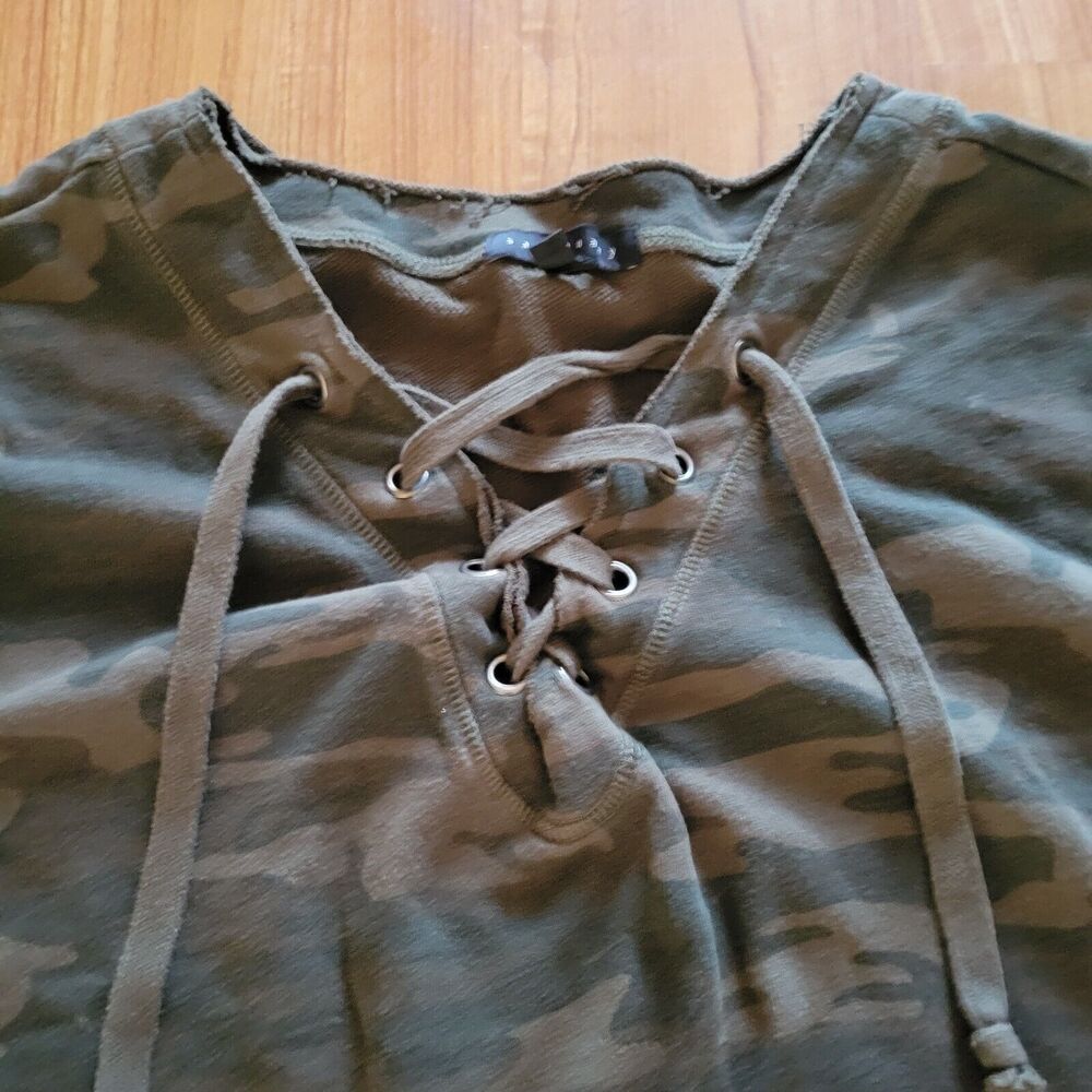 Sanctuary Sweater Sweatshirt Women Large Green Camo Lace Up Neck Everyday Casual - Picture 3 of 12